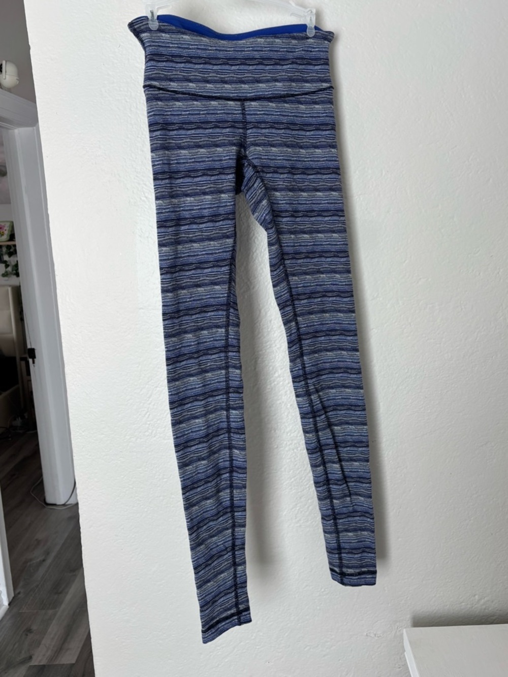 Lululemon Wunder Under High-Rise Leggings | Blue Stripe Pattern | Size 4